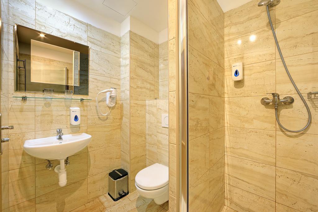 Double Room,706639828:JPEG